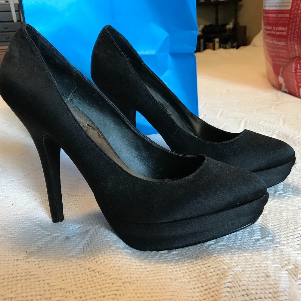 5 inch Satin Material Heels - size 9, Colin Stuart